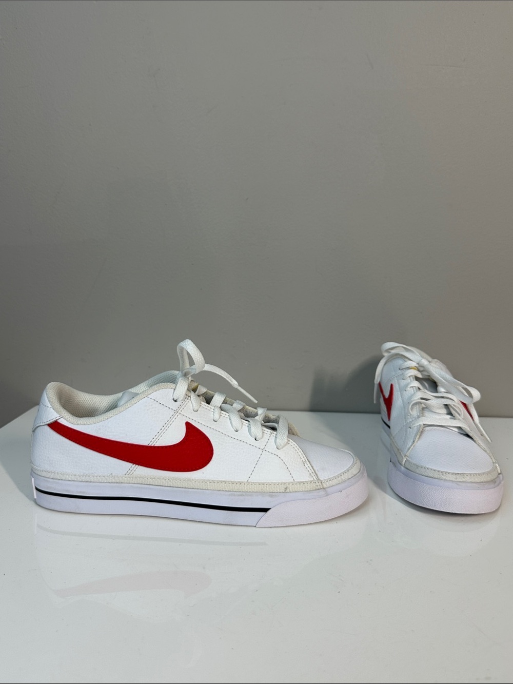 Nike Womens Court Legacy White University  Red Leather Size 7.5